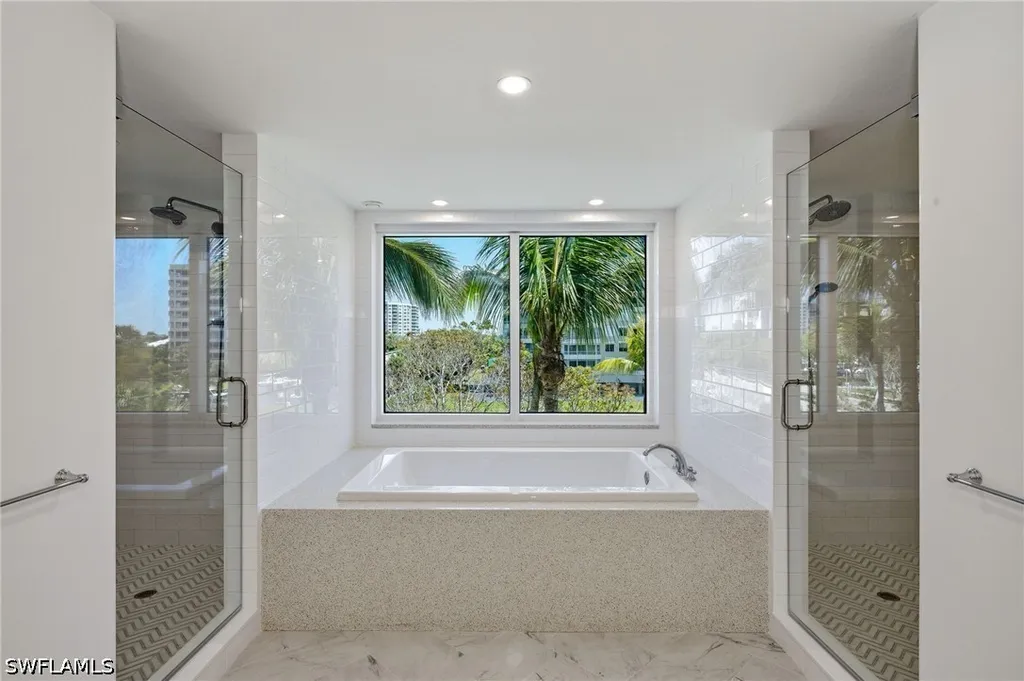 11125 Gulf Shore Drive Naples FL 34108