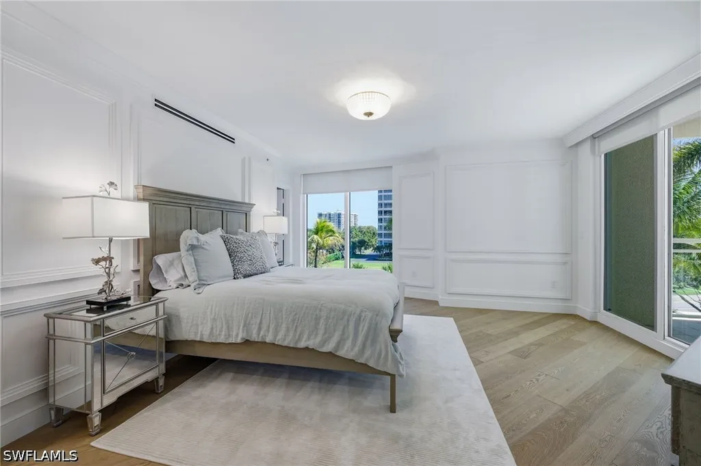 11125 Gulf Shore Drive Naples FL 34108