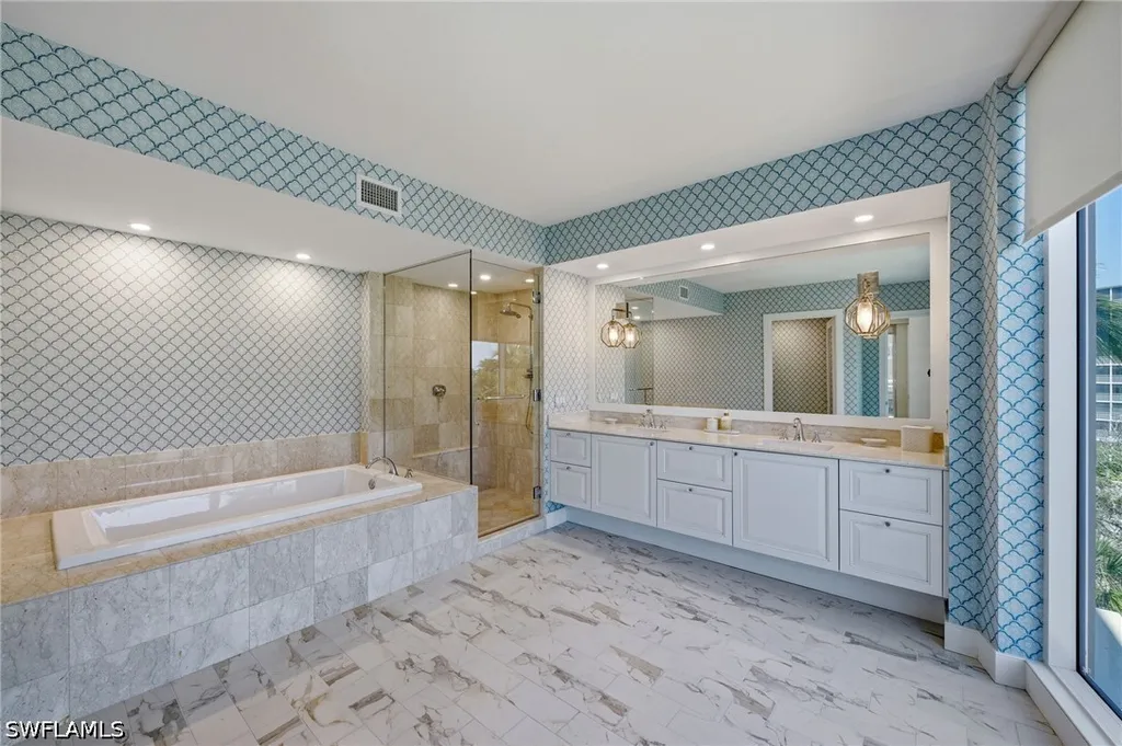 11125 Gulf Shore Drive Naples FL 34108