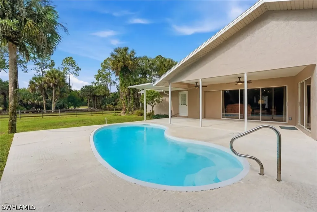940 10th Street SE Naples FL 34117
