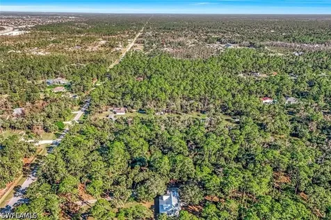 22ND Avenue NW Naples FL 34120