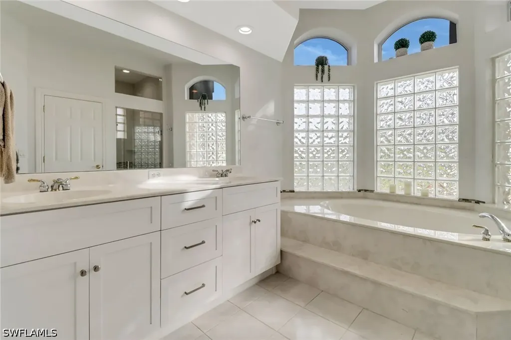 3885 52nd Avenue NE Naples FL 34120