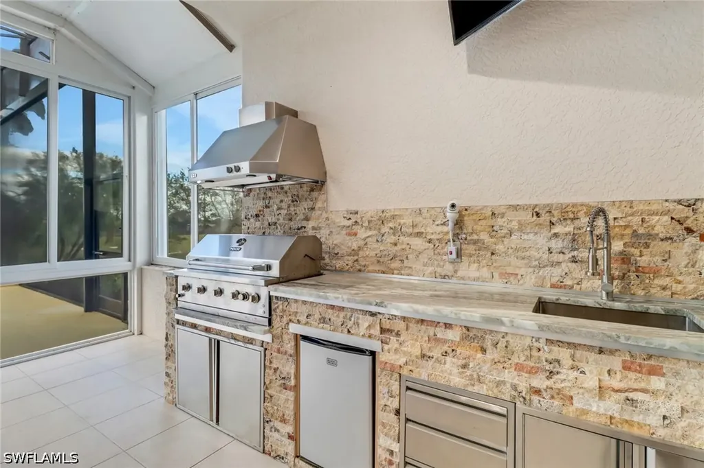 3885 52nd Avenue NE Naples FL 34120
