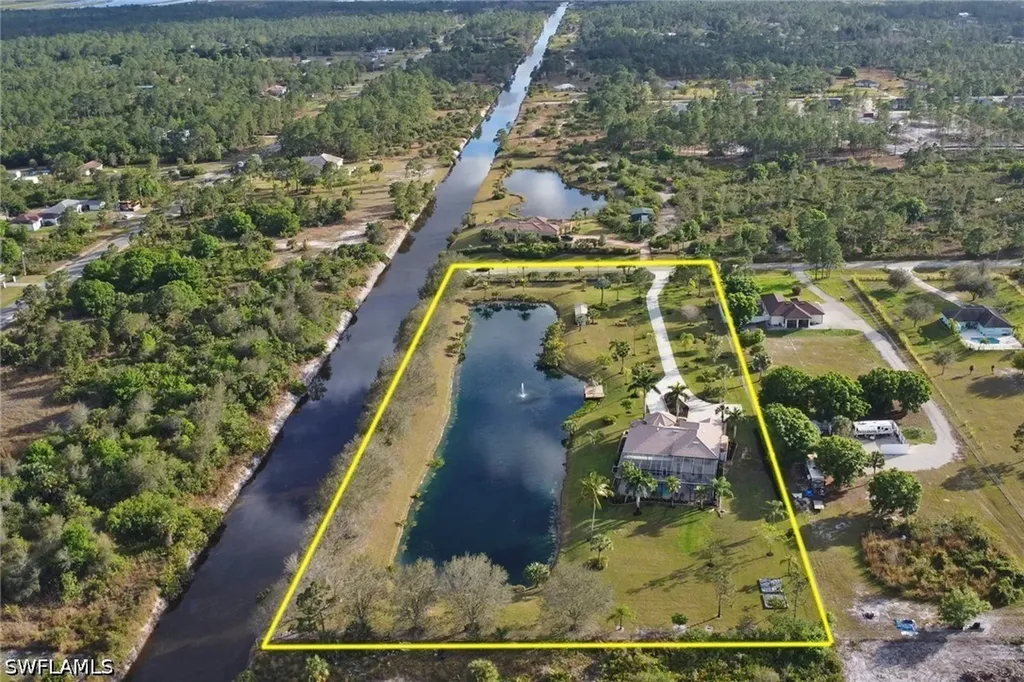 3885 52nd Avenue NE Naples FL 34120