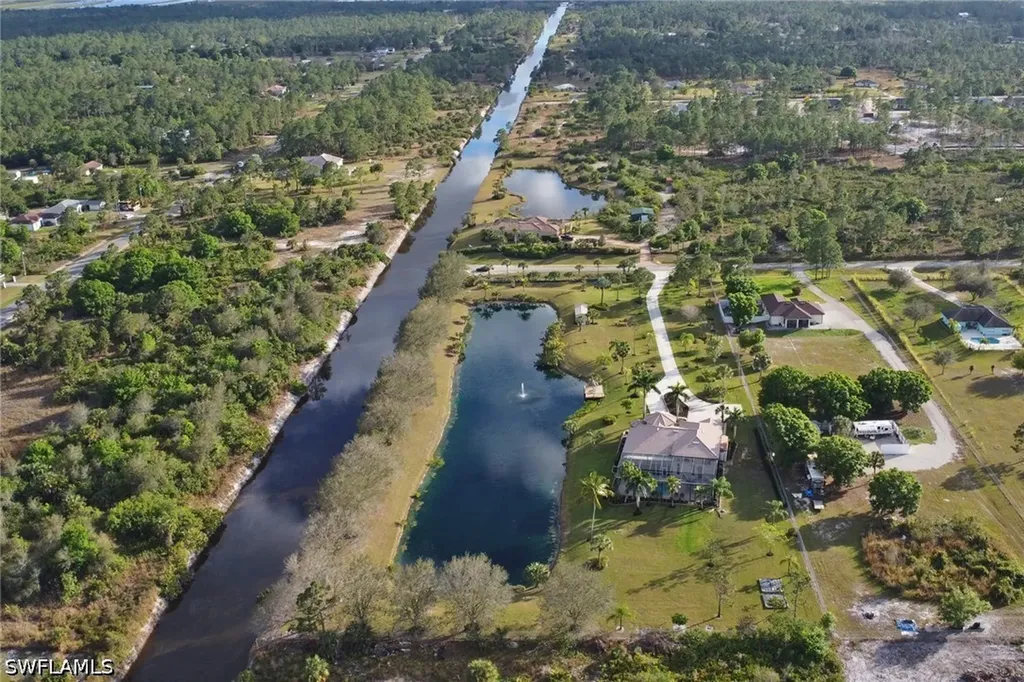 3885 52nd Avenue NE Naples FL 34120
