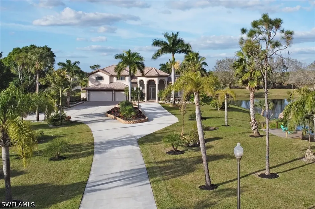 3885 52nd Avenue NE Naples FL 34120