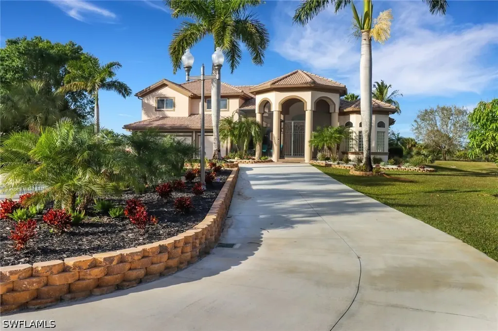 3885 52nd Avenue NE Naples FL 34120