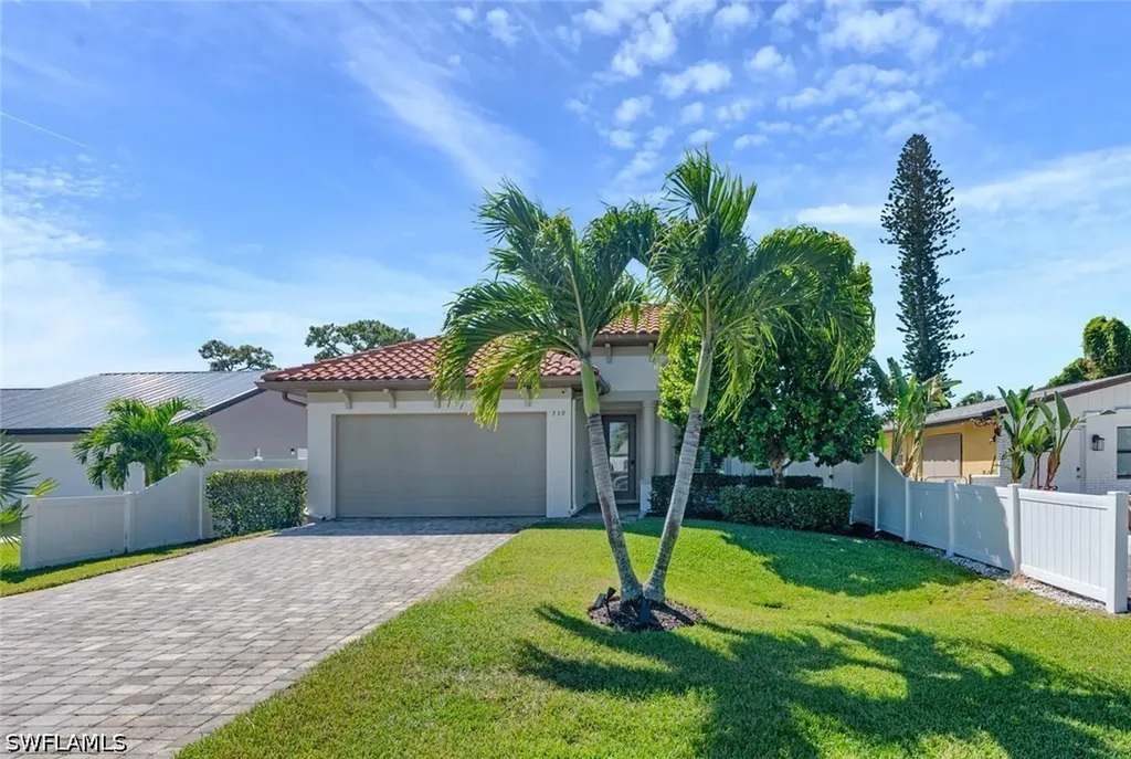 730 95th Avenue N Naples FL 34108