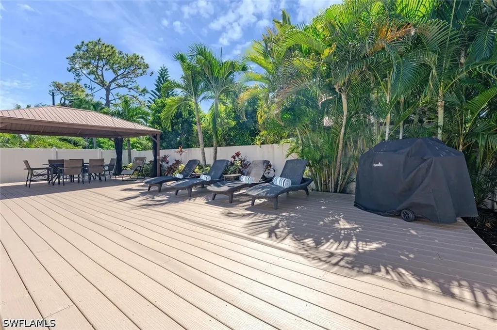 730 95th Avenue N Naples FL 34108