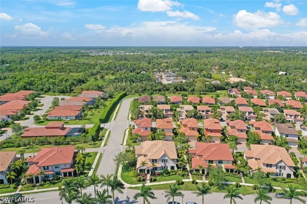 1423 Santiago Circle Naples FL 34113