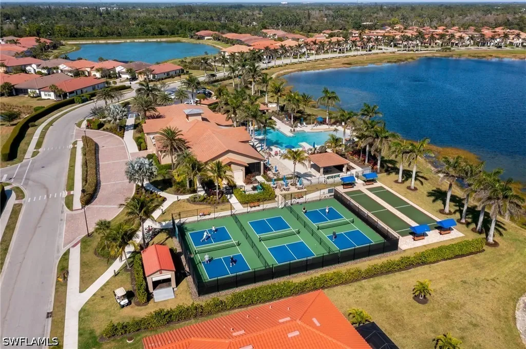 1423 Santiago Circle Naples FL 34113