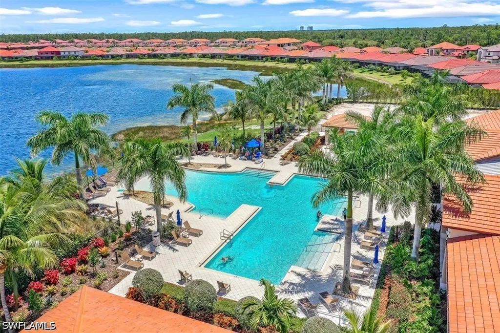 1423 Santiago Circle Naples FL 34113