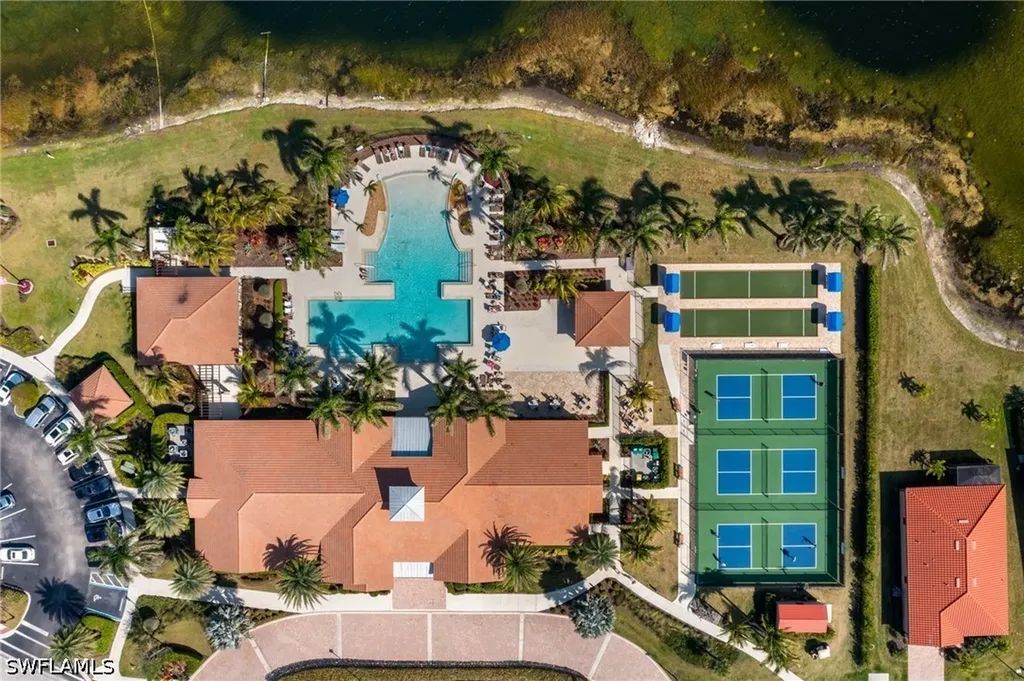 1423 Santiago Circle Naples FL 34113