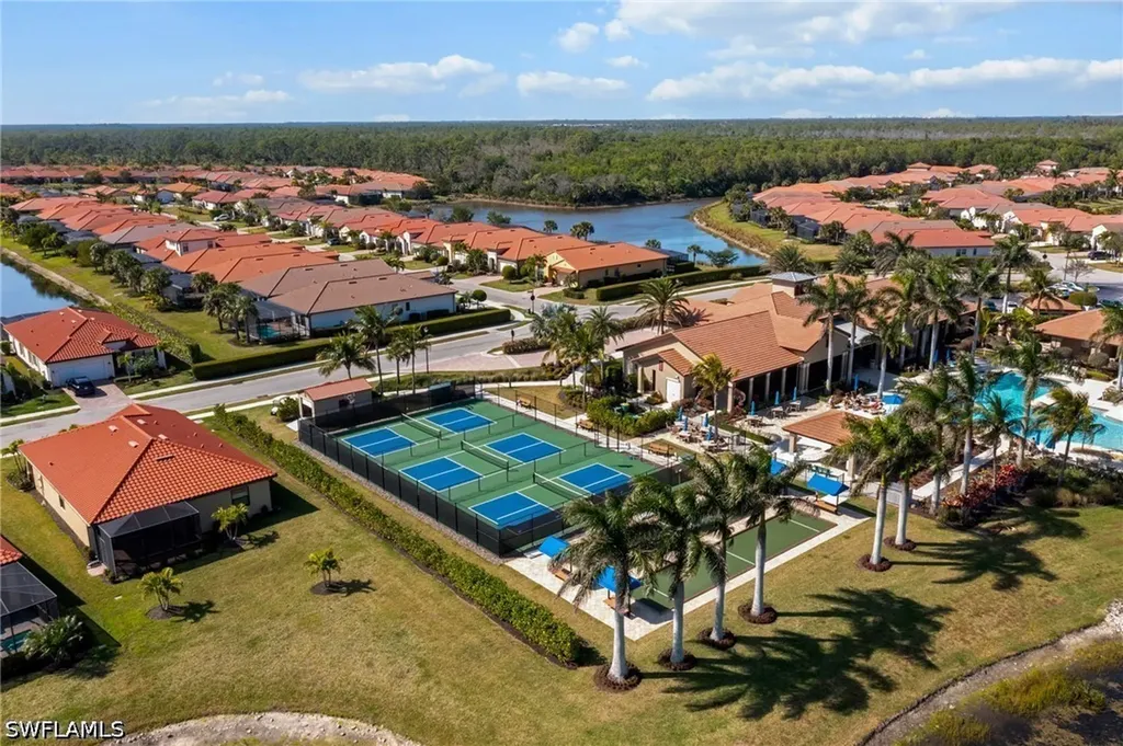 1423 Santiago Circle Naples FL 34113