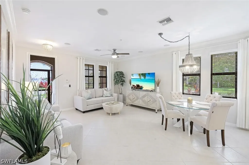 1423 Santiago Circle Naples FL 34113