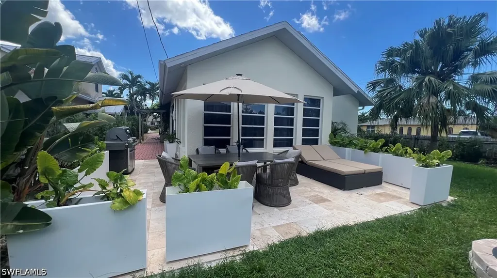 801 99th Avenue N Naples FL 34108