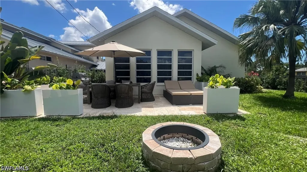 801 99th Avenue N Naples FL 34108