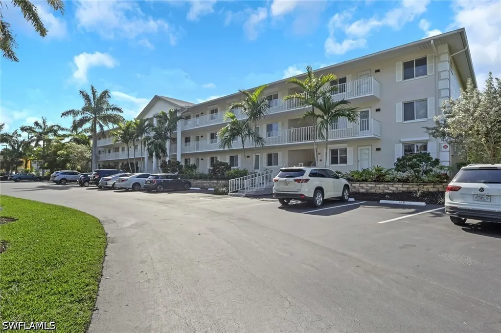 3031 Sandpiper Bay Circle Naples FL 34112