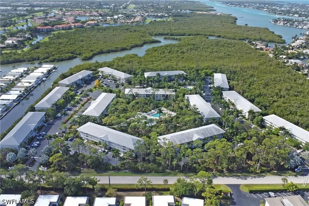 3031 Sandpiper Bay Circle Naples FL 34112