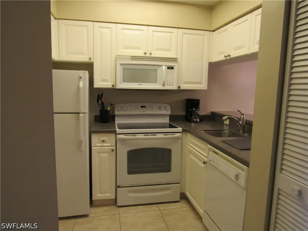 3323 Olympic Drive Naples FL 34105