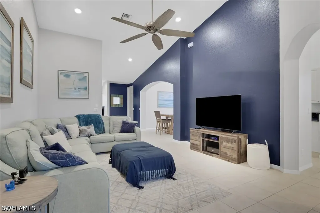 1465 Mariposa Circle Naples FL 34105