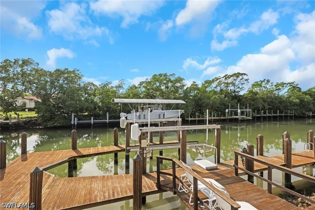 1510 Chesapeake Avenue Naples FL 34102