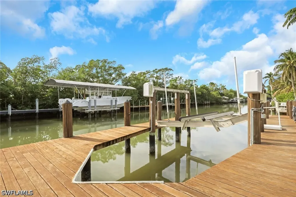 1510 Chesapeake Avenue Naples FL 34102