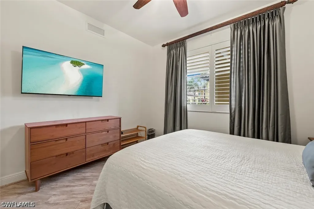 1035 Sandpiper Street Naples FL 34102