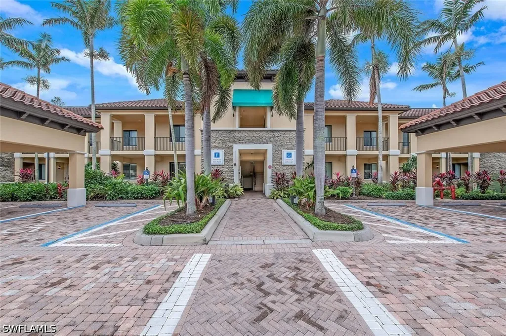 1035 Sandpiper Street Naples FL 34102