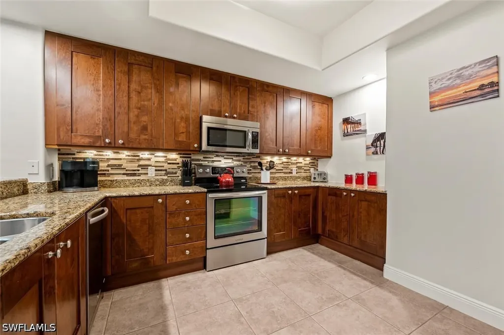 1035 Sandpiper Street Naples FL 34102