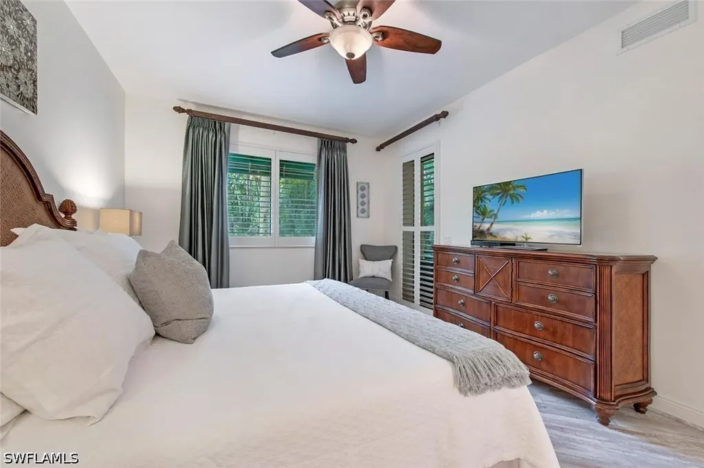 1035 Sandpiper Street Naples FL 34102