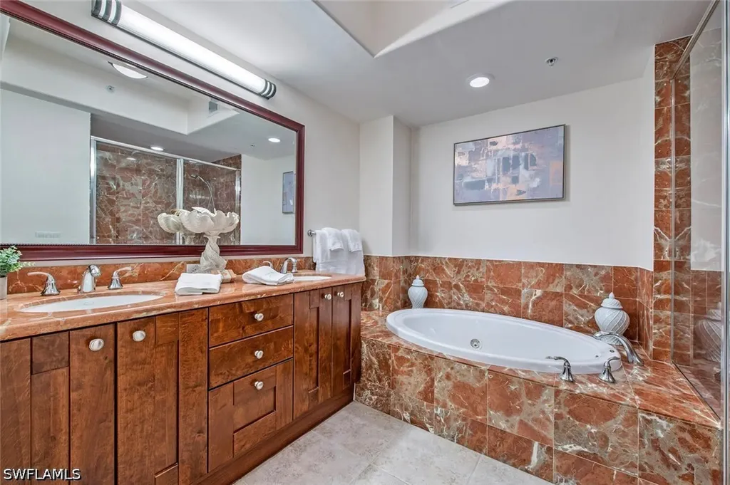 1035 Sandpiper Street Naples FL 34102