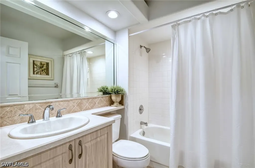 28076 Cavendish Court Bonita Springs FL 34135