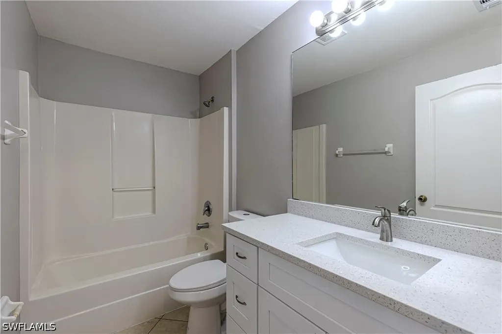 2904 NW 5th Place Cape Coral FL 33993