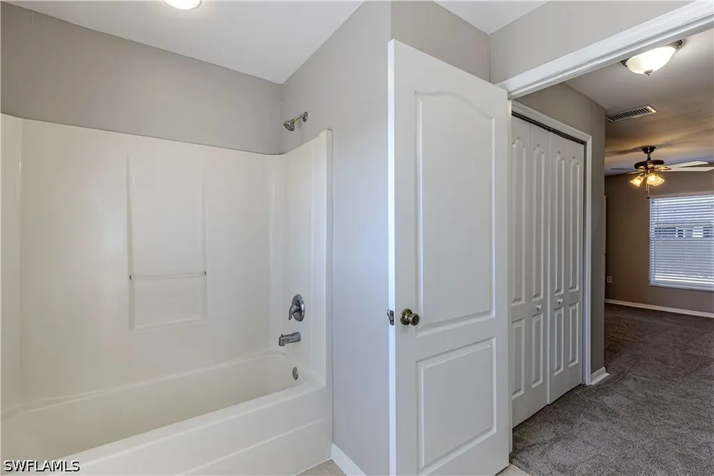 2904 NW 5th Place Cape Coral FL 33993