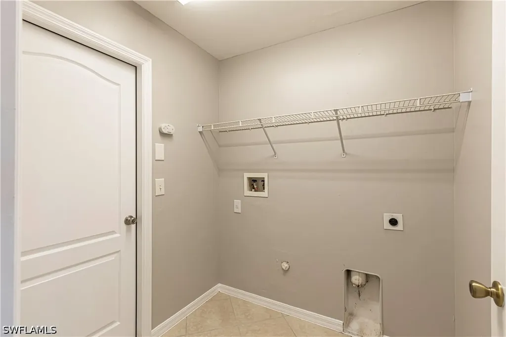 2904 NW 5th Place Cape Coral FL 33993