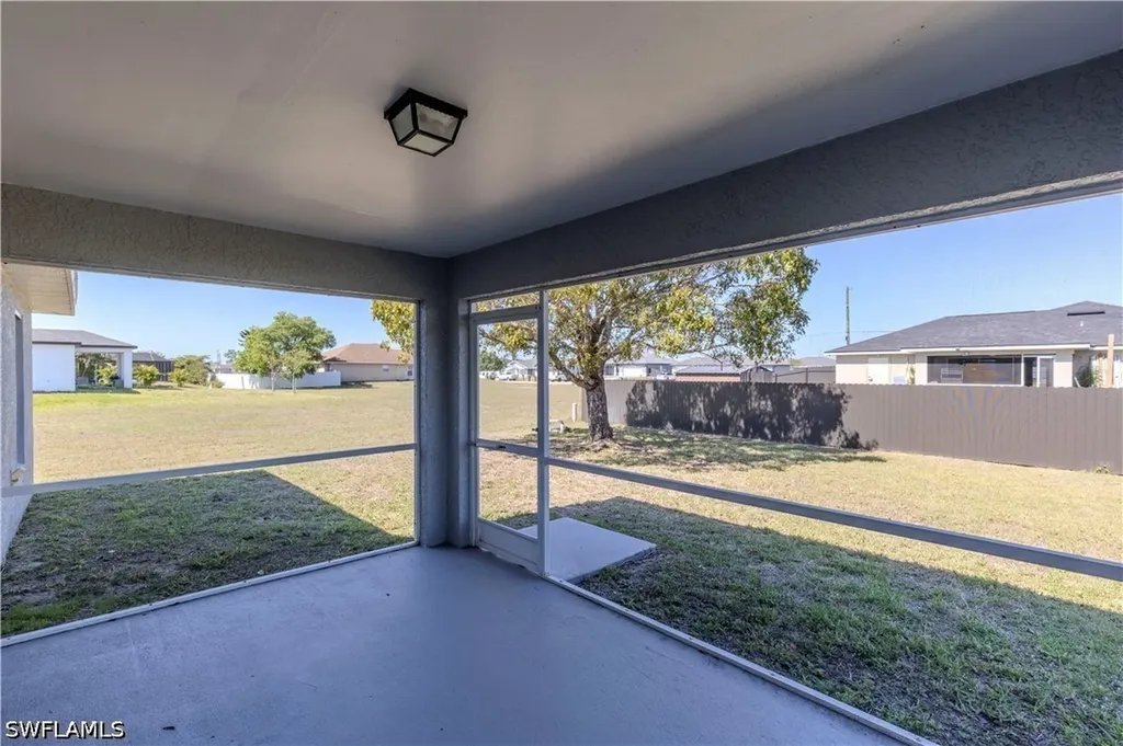 2904 NW 5th Place Cape Coral FL 33993