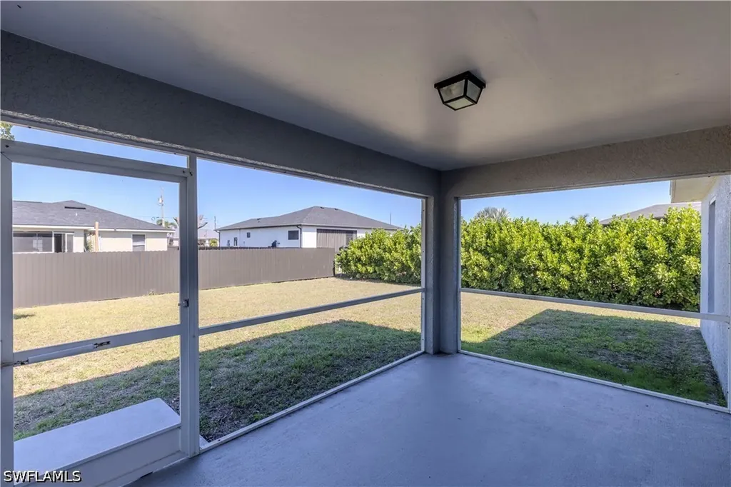 2904 NW 5th Place Cape Coral FL 33993