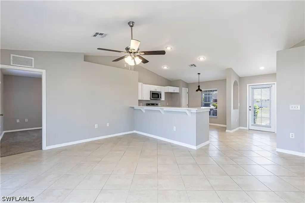 2904 NW 5th Place Cape Coral FL 33993
