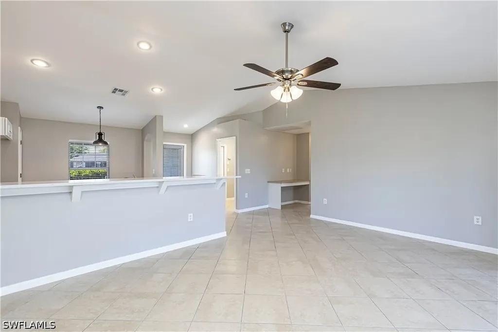 2904 NW 5th Place Cape Coral FL 33993