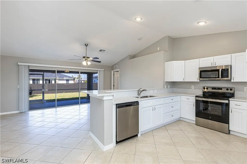 2904 NW 5th Place Cape Coral FL 33993