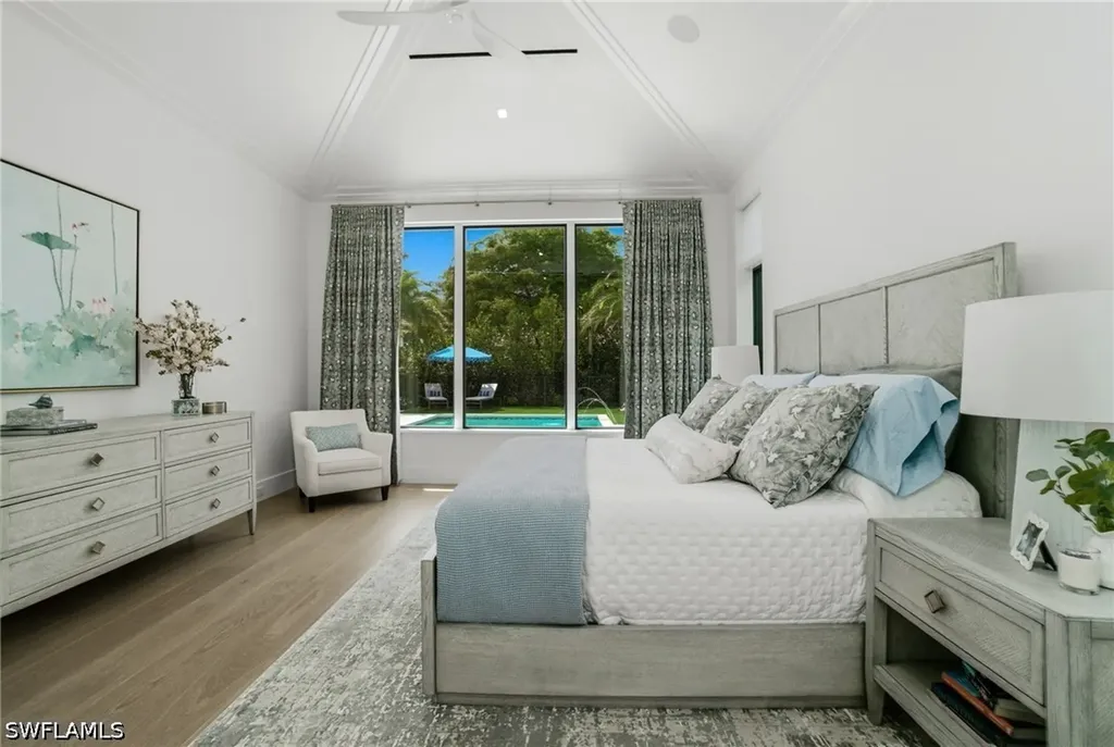 264 8th Avenue S Naples FL 34102
