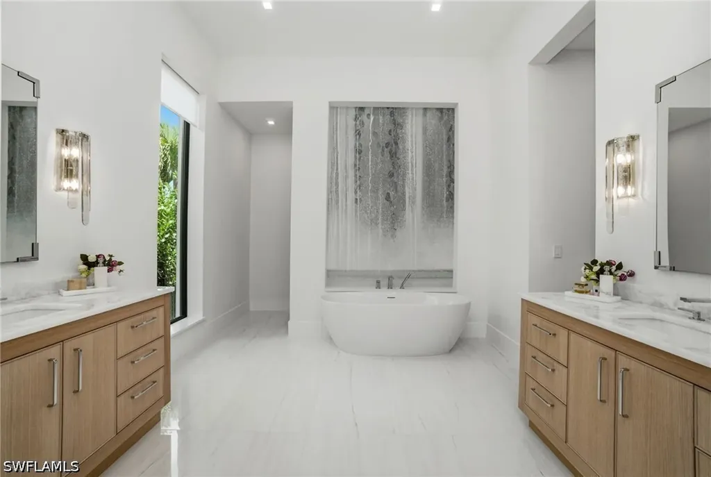264 8th Avenue S Naples FL 34102