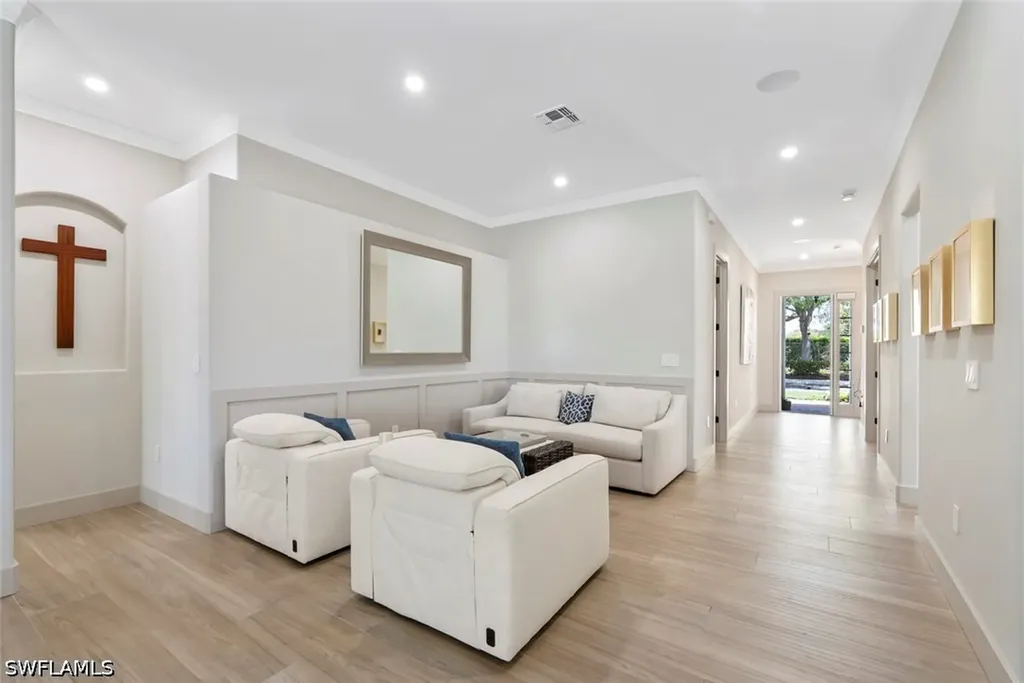 3599 Grand Cypress Drive Naples FL 34119