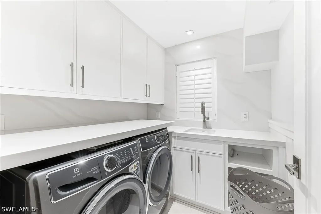 2002 4th Street S Naples FL 34102
