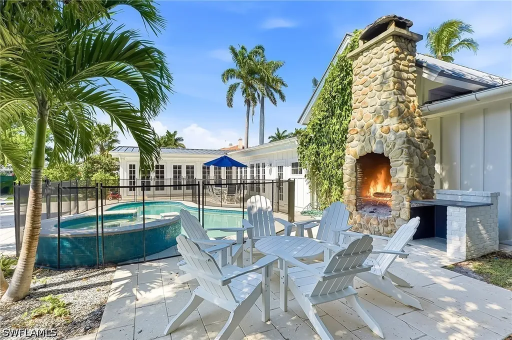 2002 4th Street S Naples FL 34102
