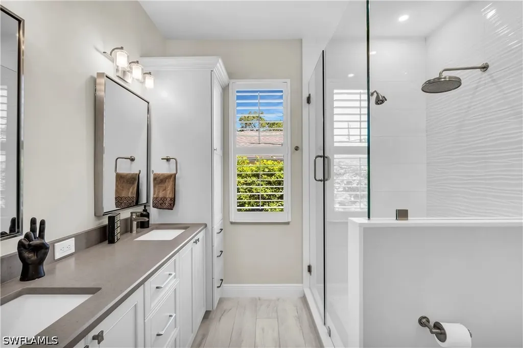 513 96th Avenue N Naples FL 34108
