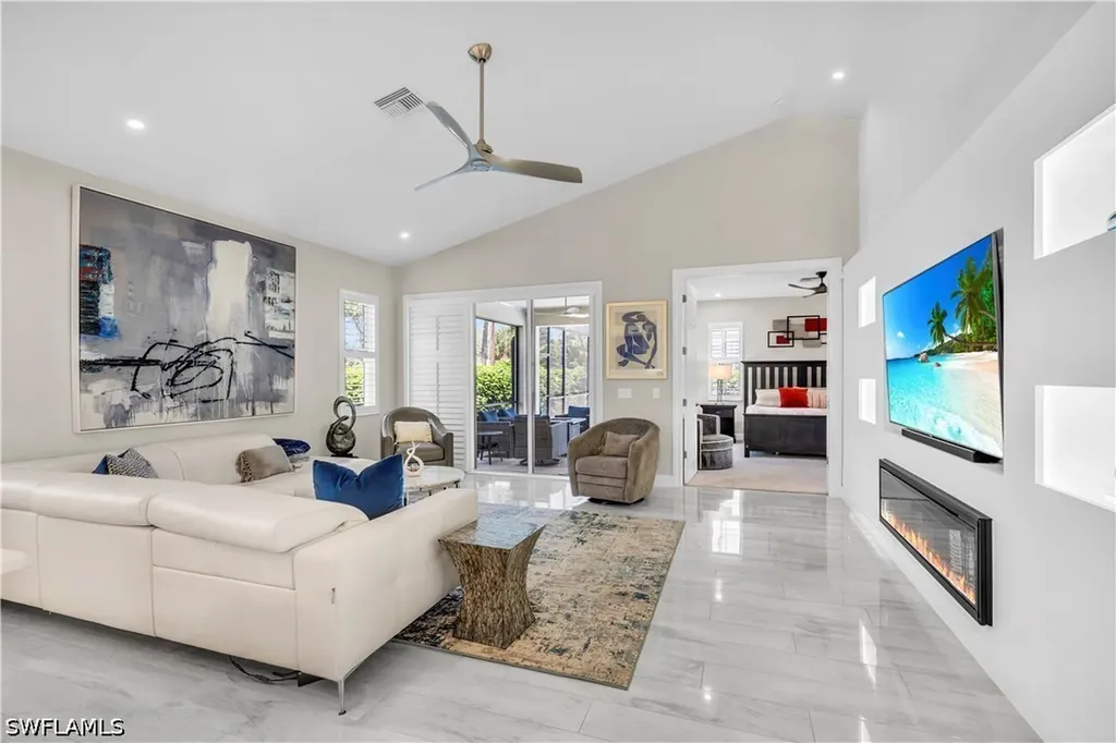 513 96th Avenue N Naples FL 34108