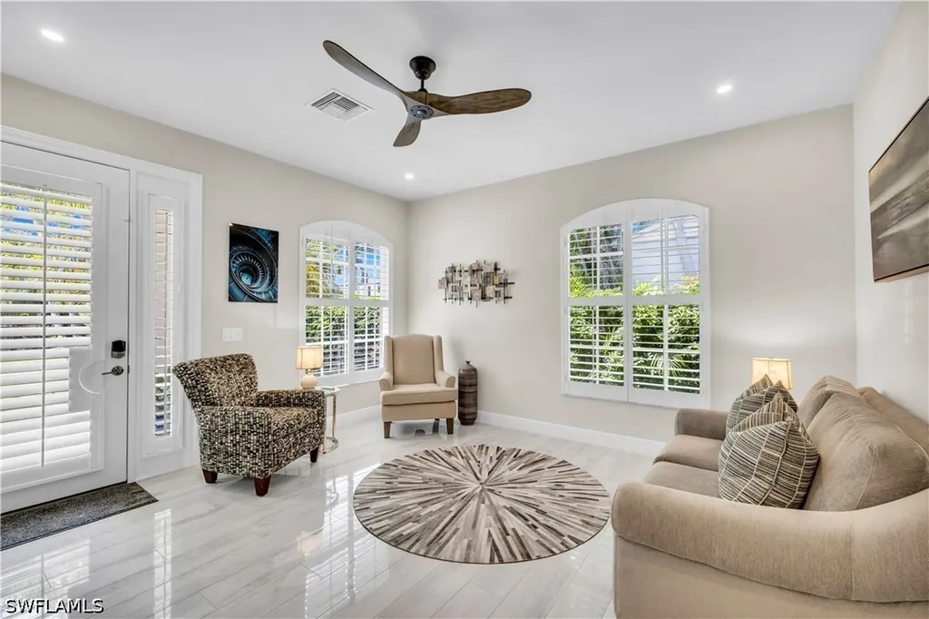 513 96th Avenue N Naples FL 34108