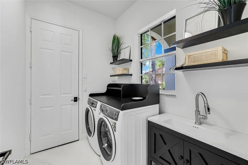 6132 Highwood Park Lane Naples FL 34110